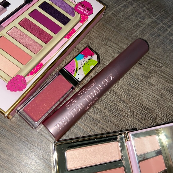 New! Too Faced set - Picture 7 of 9